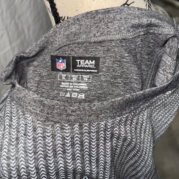 Tank top - Picture 2 of 4